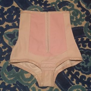 *SOLD* Bellefit dual-closure girdle!